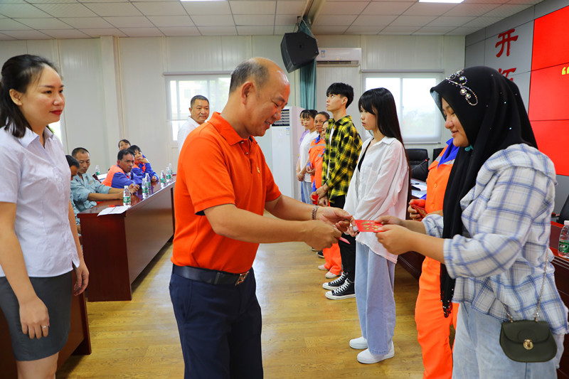 “金秋助學(xué)，圓夢明佳！”明佳集團(tuán)黨支部及工會組織開展愛心助學(xué)活動！